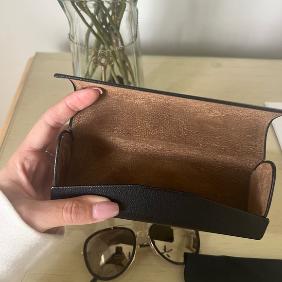 Burberry Sunglasses - Picture 11 of 11